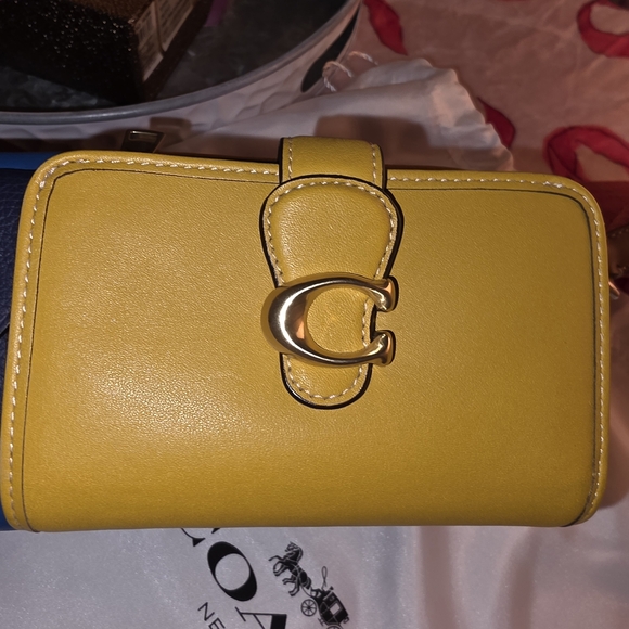 Coach Crossbody Bag in Yellow and Navy - Picture 5 of 14